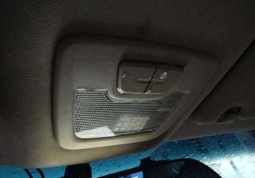 国产车雨天开视频,雨中驰骋，安全无忧