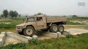 国产军车霸气视频,震撼瞬间诠释大国重器